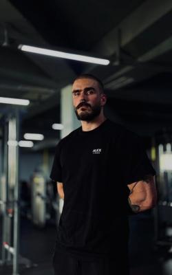 Инструктор тренажерного зала Носенко Егор