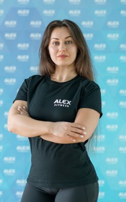 Инструктор групповых программ Анна Алиферова
