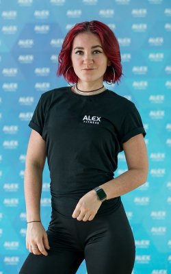 Инструктор групповых программ Анастасия Сергеева