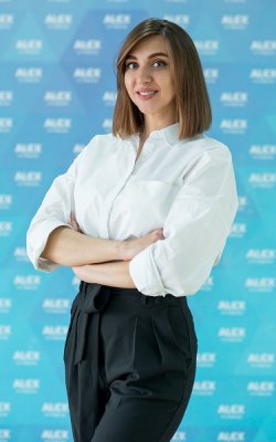 Менеджер по продажам Золотухина Алина